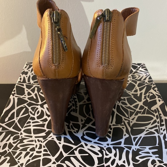 Pre-Owned Diane von Fürstenberg MUSE WEDGE PLATFORM  SANDAL - Picture 9 of 12